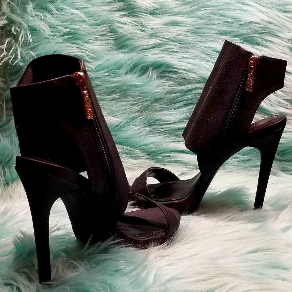 Miss L Heels